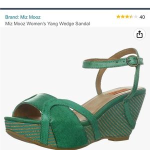 Miz Mooz Yang Plantform